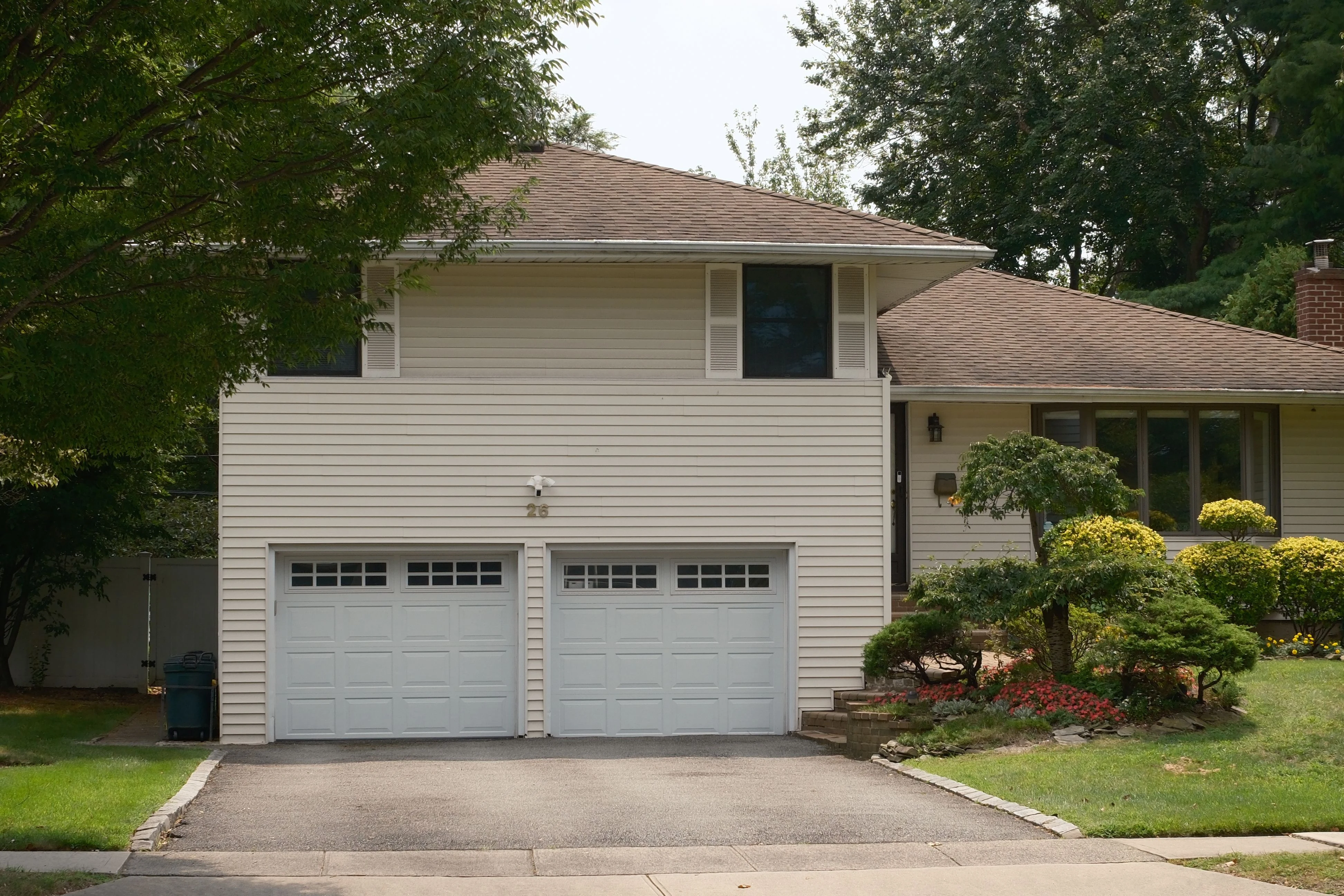 Residential garage door in Issaquah